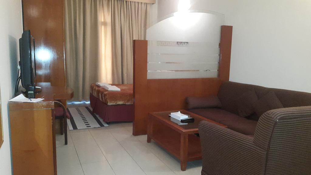 Al Raien Hotel Apartment Dubai Oda fotoğraf